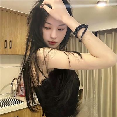 黑夜中的玻璃人偶